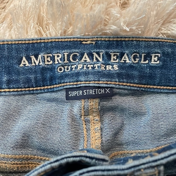 American Eagle Hi-Rise Distressed Jegging Size 2 Short - Picture 4 of 6